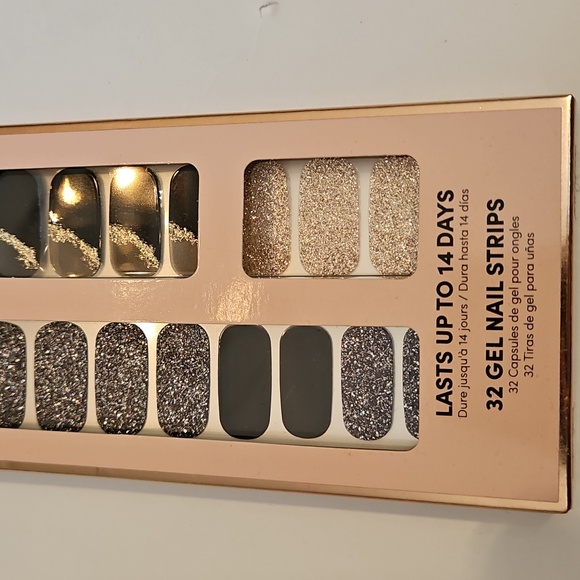 Dashing Diva Gloss Galaxy Unknown Black Silver Gold 32 Gel Nail Strips NEW - Picture 3 of 4
